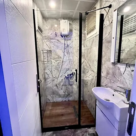 Yakamoz Pansiyon 2 *