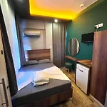 Yakamoz Pansiyon 2 *